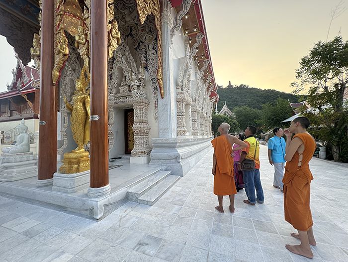 phetchaburi temple